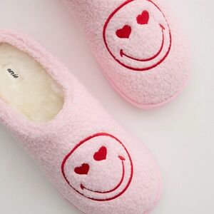 Aerie smiley Sherpa scuff slippers size 8